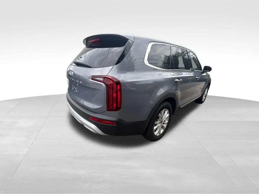 Used 2022 Silver Kia LX image 7