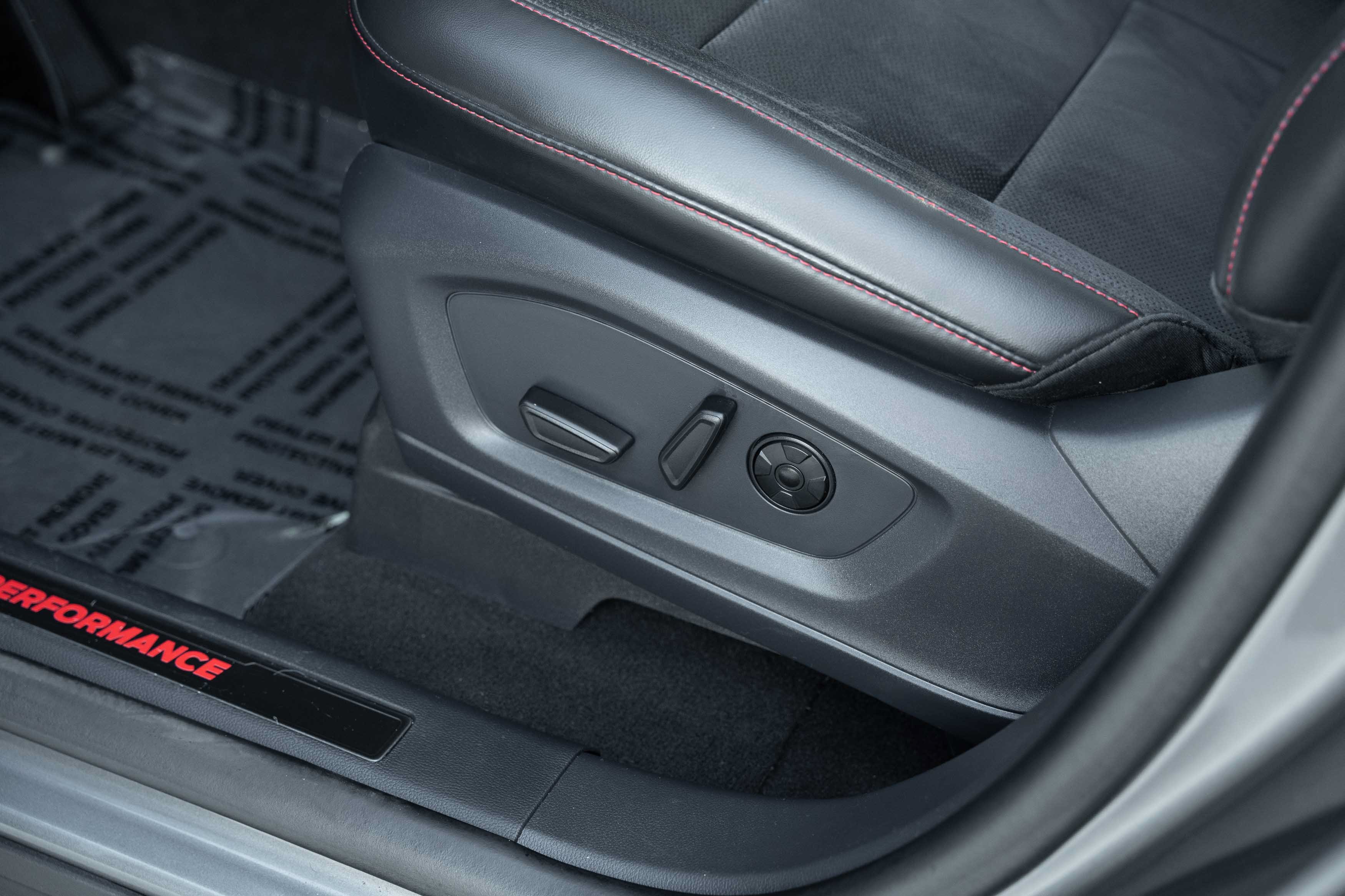 Used 2025 Carbonized Gray Metallic Ford ST image 18