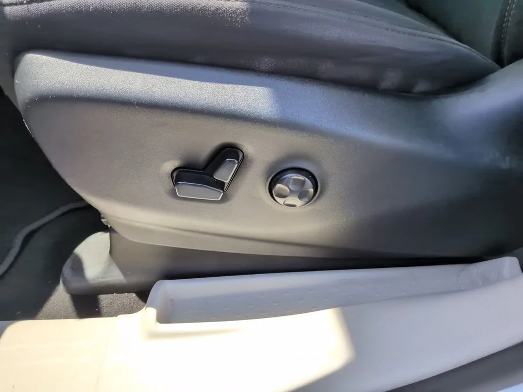 Used 2023 White Chrysler LX image 13