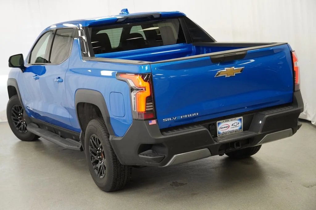 New 2026 Riptide Blue Metallic Chevrolet LT - Extended Range image 8