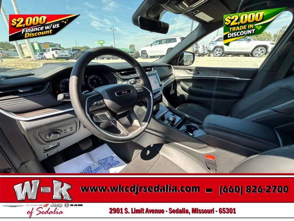 New 2027 Gray Jeep Altitude image 19