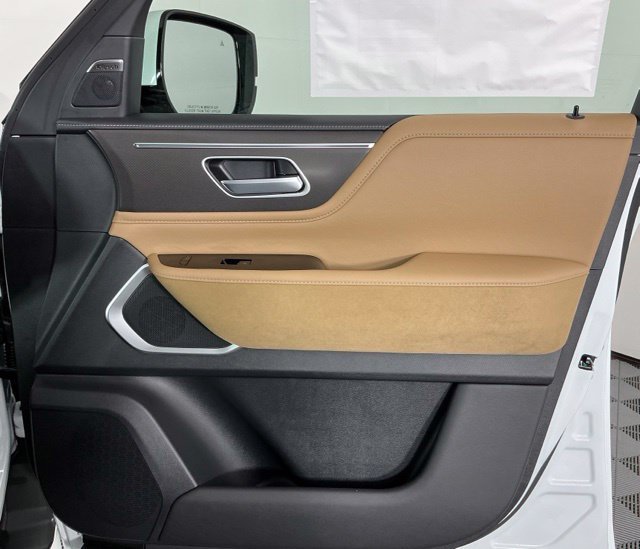 New 2027 White INFINITI LUXE image 28