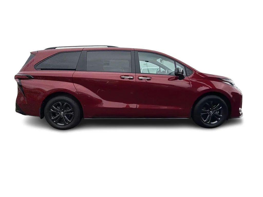Used 2025  Toyota Sienna XSE AWD 7-Pass Dilawri Certified image 16