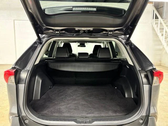 Used 2021 MAGNETIC GRAY MET. Toyota  image 23
