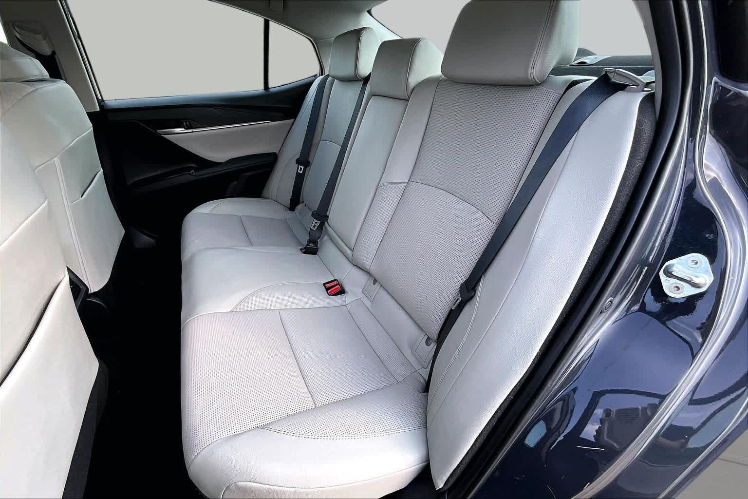 Used 2025 Underground Toyota XLE image 20