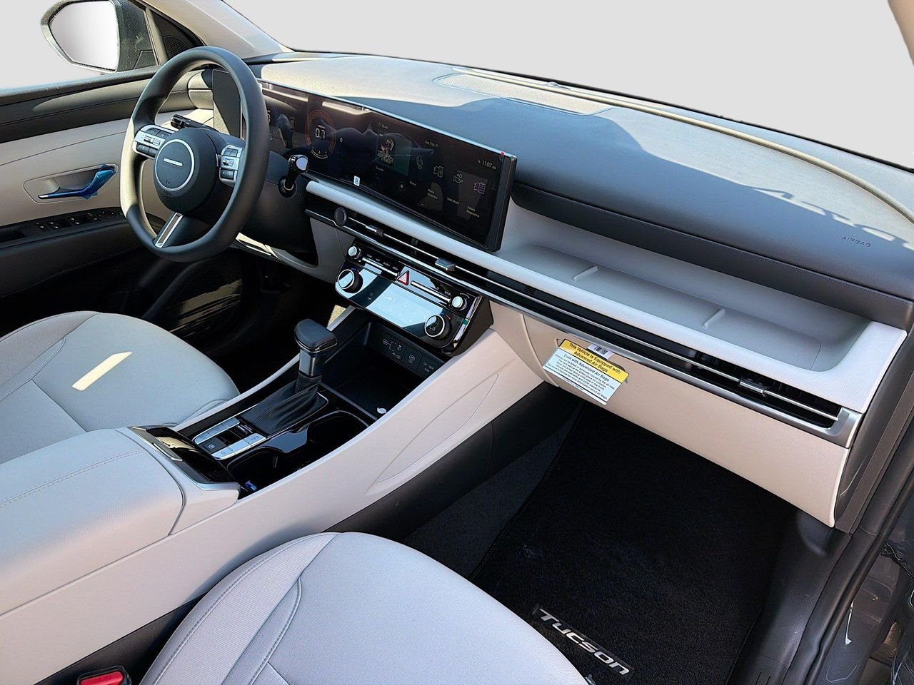 2026 Hyundai Tucson interior, dashboard and front seats