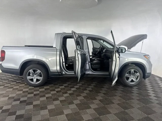 Used 2023 Silver Honda RTL-E image 16