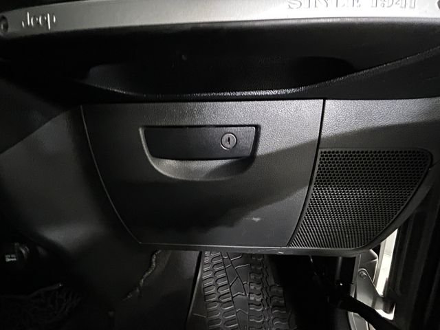 Used 2016 Silver Jeep Unlimited Sahara image 24