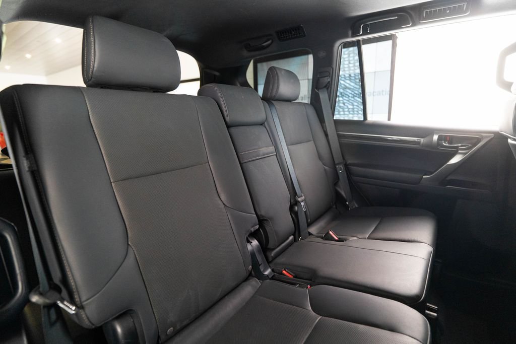 Used 2022 Black Lexus 460 image 36
