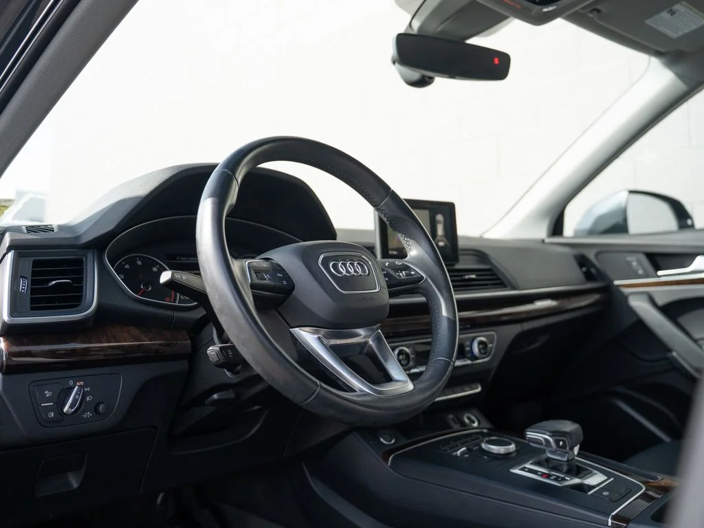 Used 2018  Audi 2.0T image 4
