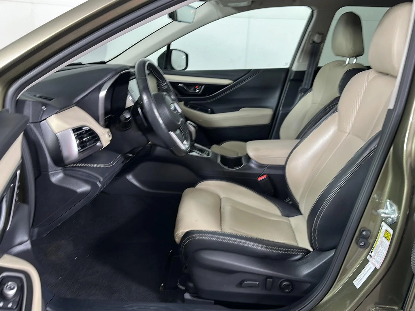 Used 2023 Autumn Green Metallic Subaru Limited image 13
