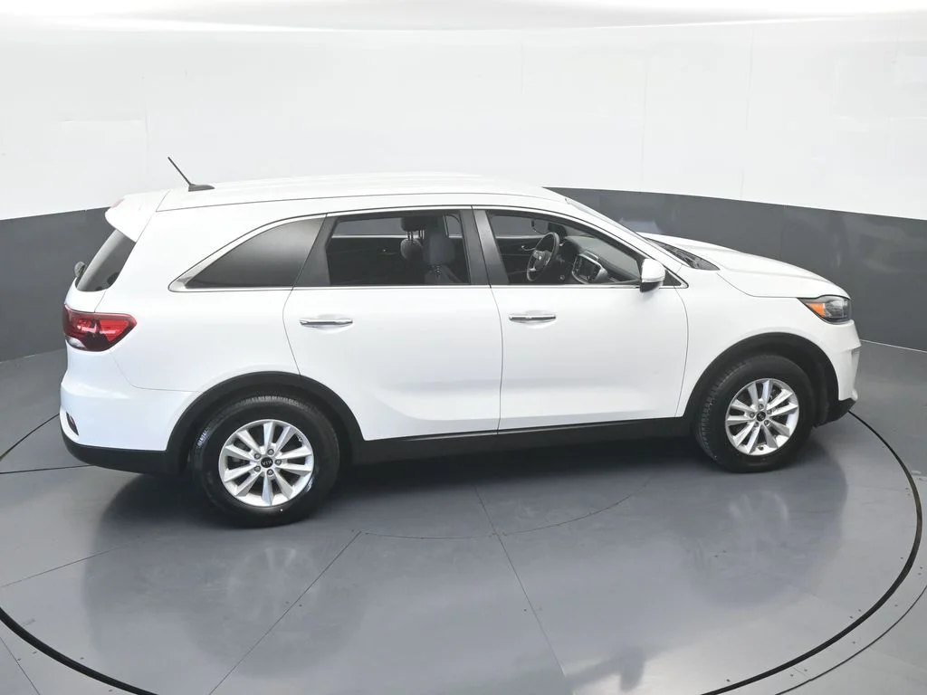 Used 2020 Snow White Pearl Kia LX image 45