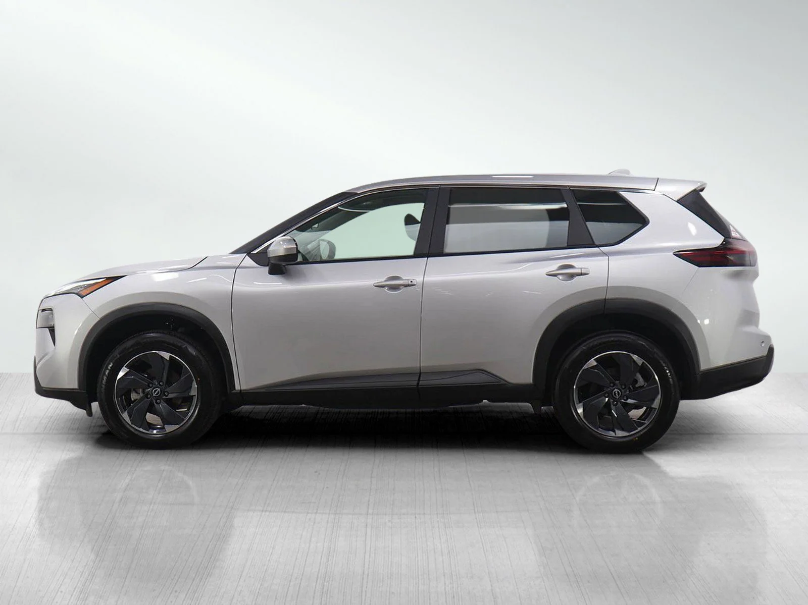 Used 2025 Nissan Rogue SV with VIN 5N1BT3BB5SC830860 for sale in Minneapolis, Minnesota