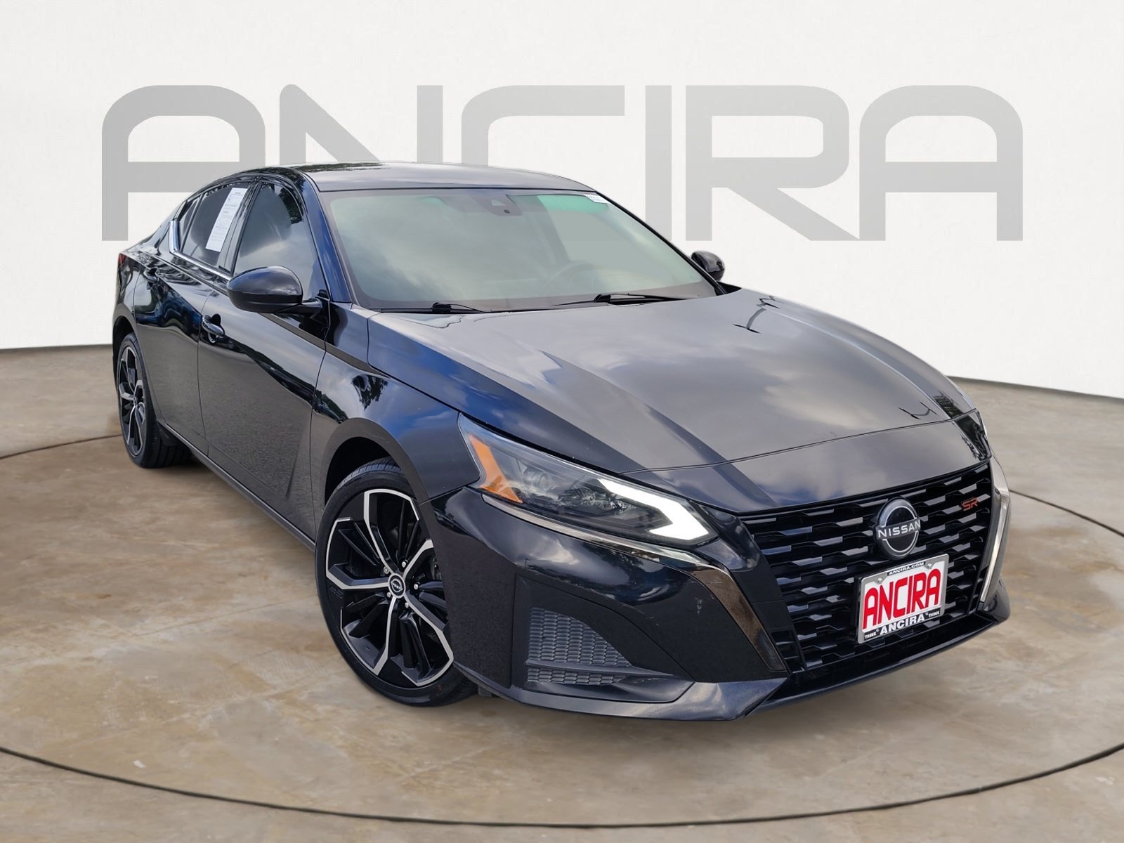 Used 2023 Super Black Nissan 2.5 SR image 4