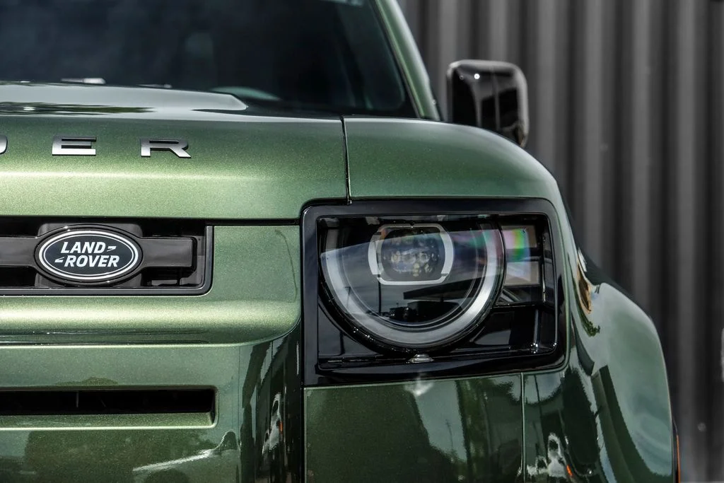 New 2026 Woolstone Green Land Rover X-Dynamic SE image 6