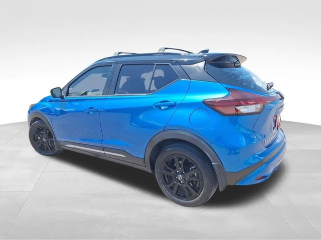 Used 2023 Blue Nissan SR image 6