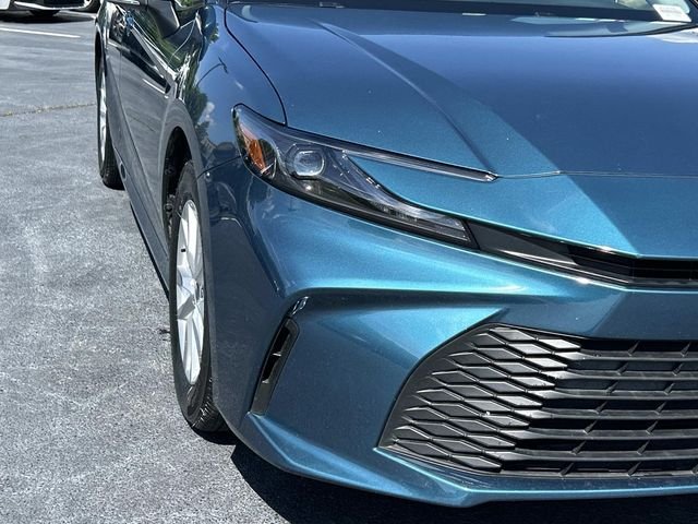 Used 2025  Toyota LE image 10