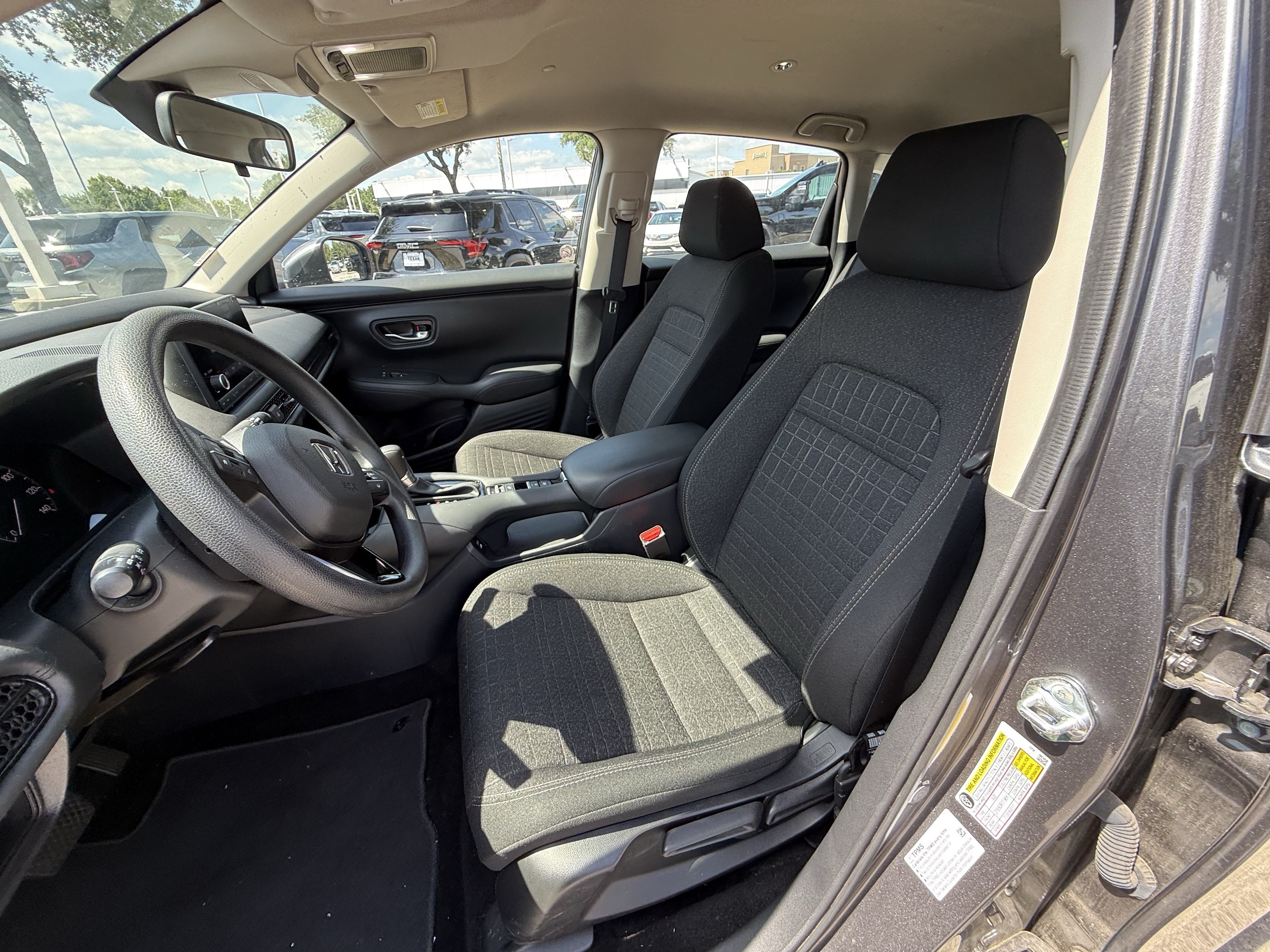 2025 Honda HR-V LX - Photo 27