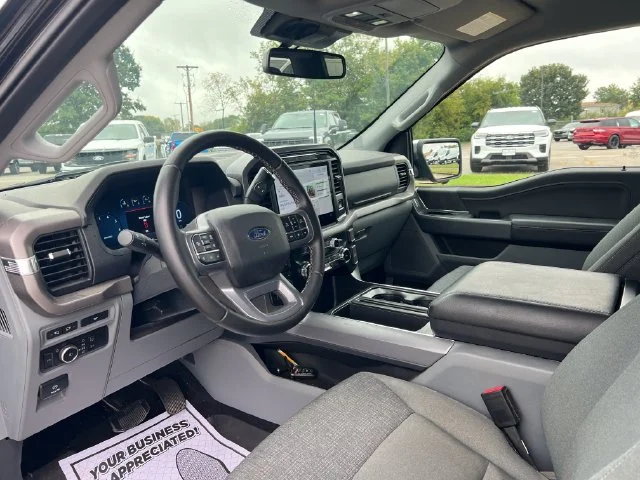 Used 2024 Black Ford XLT image 17