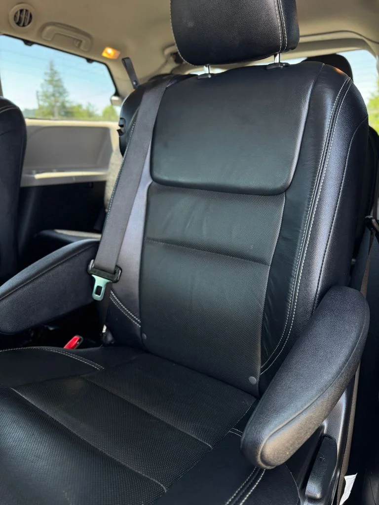 Used 2016 Midnight Black Metallic Toyota SE Premium image 47