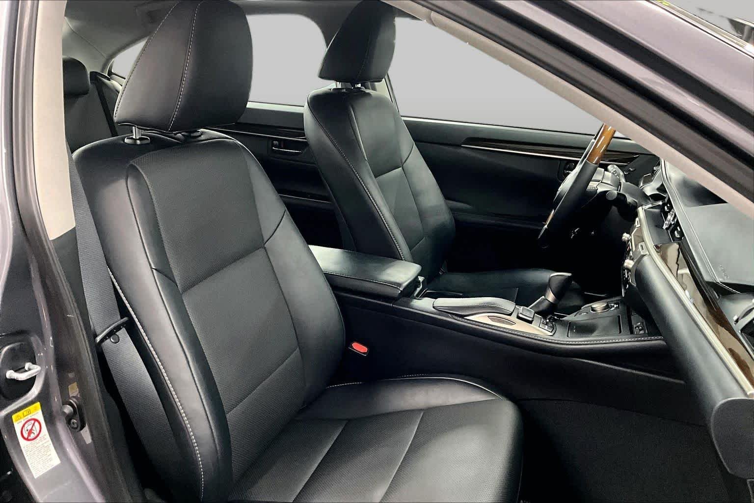 Used 2016 Nebula Gray Pearl Lexus  image 8