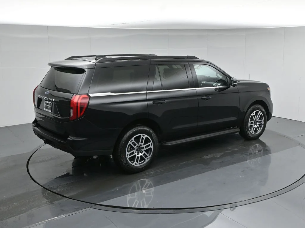 New 2026 Agate Black Metallic Ford Active image 42