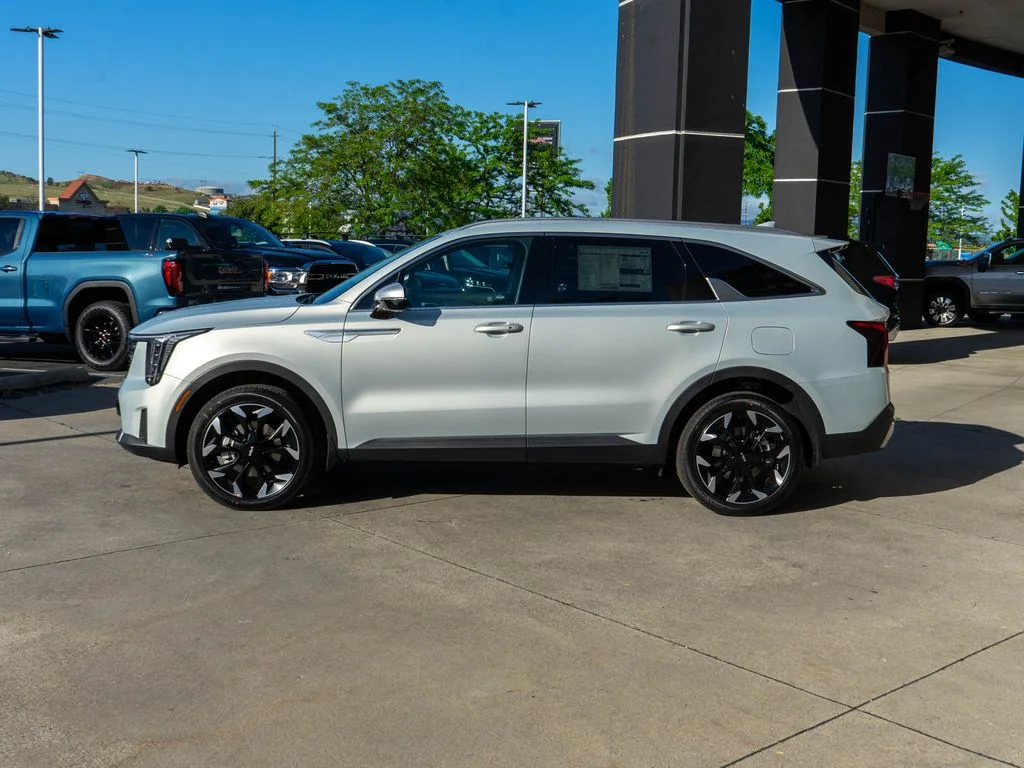 New 2026 Ivory Silver Kia EX image 4