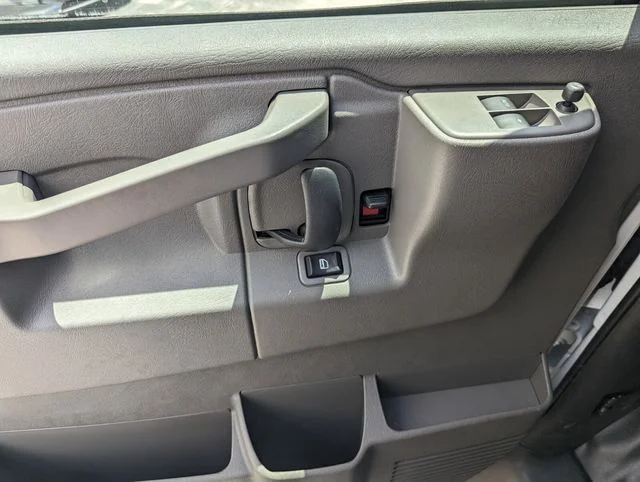 2025 Chevrolet Express Cargo Work Van - Photo 31