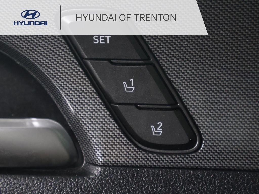 Used 2023 Black Hyundai Limited image 39