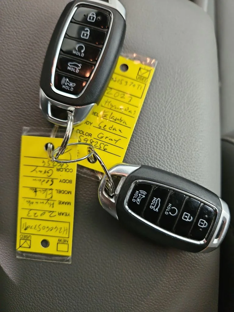 Used 2023 Silver Hyundai SEL image 30