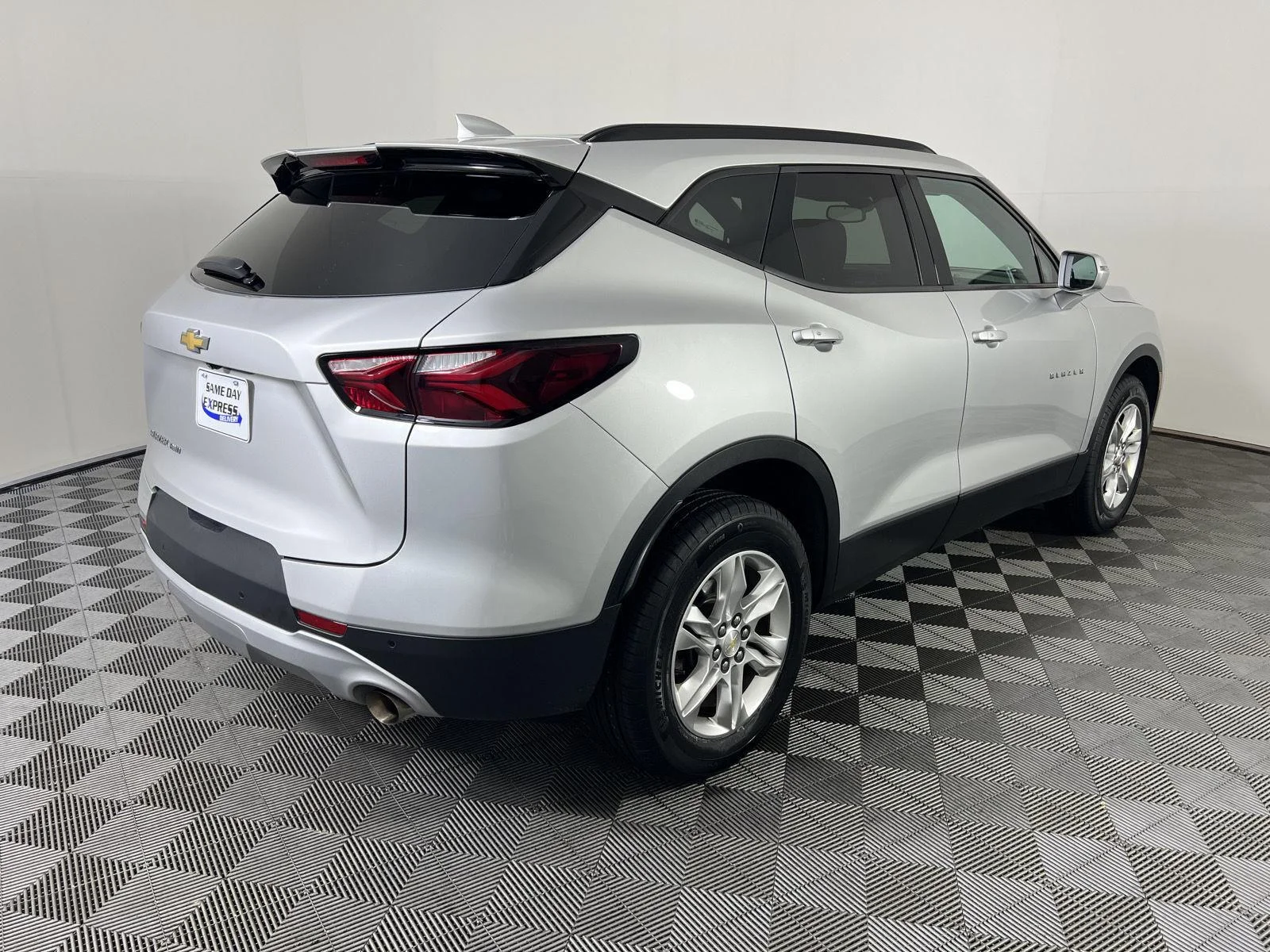Used 2020 Silver Ice Metallic Chevrolet LT image 23