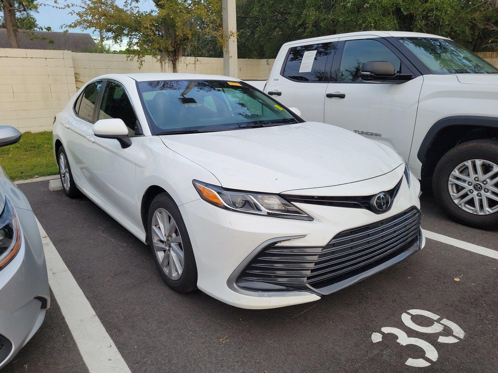 Used 2023 Ice Cap Toyota LE image 4