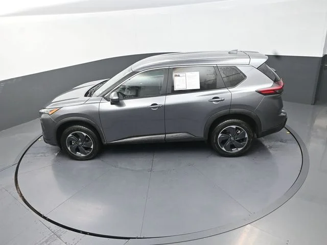 Used 2024 Gray Nissan SV image 14