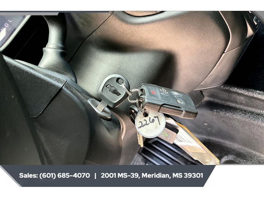 Used 2020 Summit White Chevrolet LT image 9