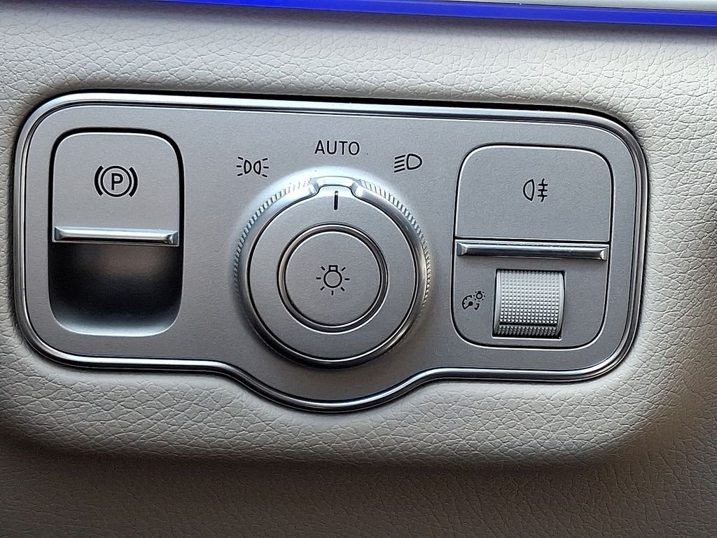 Certified Used 2025 Polar White Mercedes-Benz GLE 450e image 26