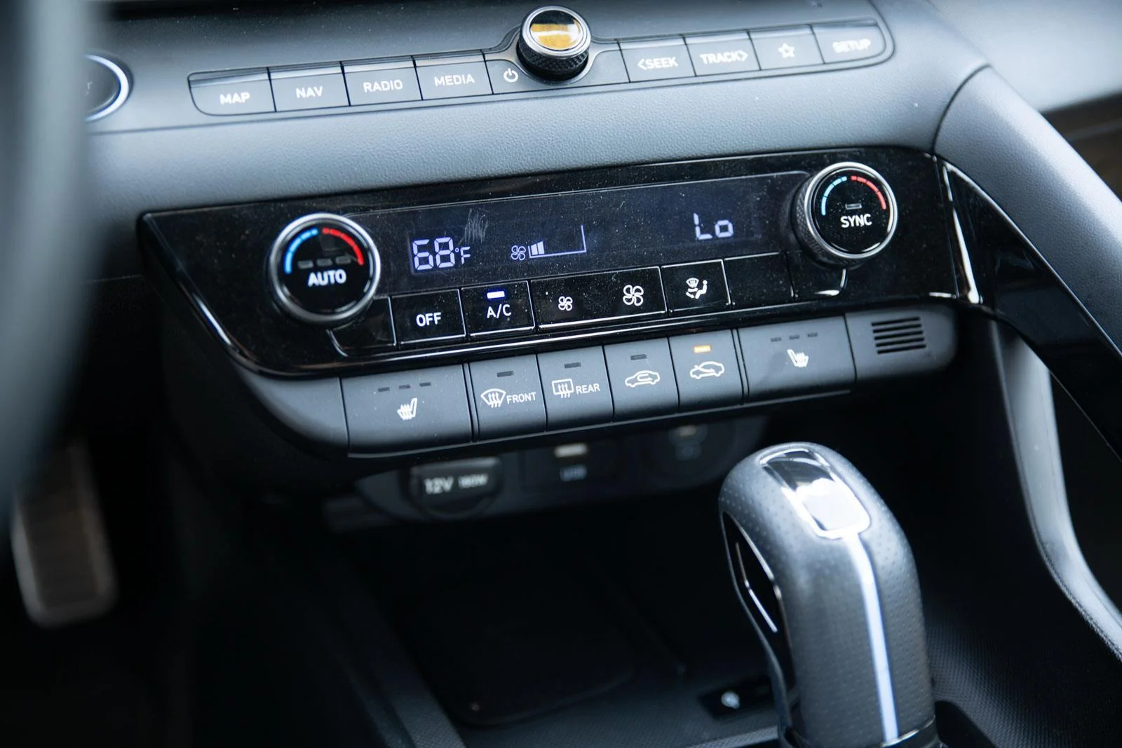 Used 2025 Atlas White Hyundai DCT image 15