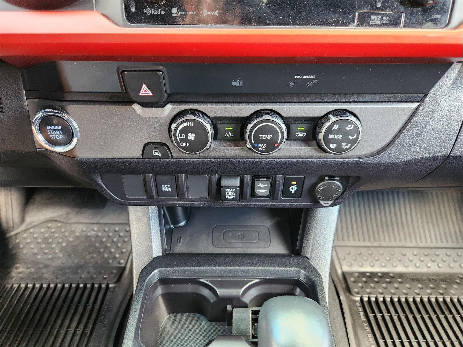 2019 Toyota Tacoma photo 18 of 33