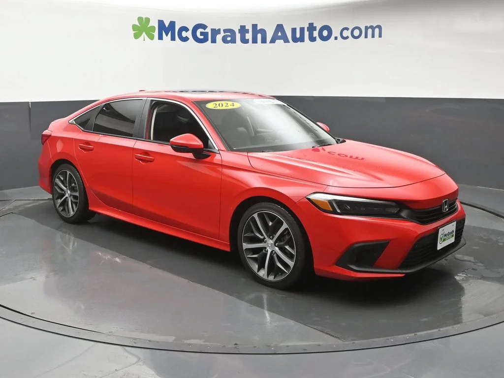 Used 2024 Red Honda Touring image 2
