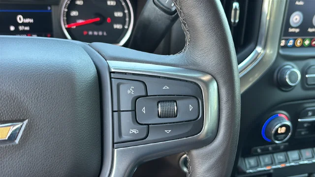 Used 2022 White Chevrolet LTZ image 25