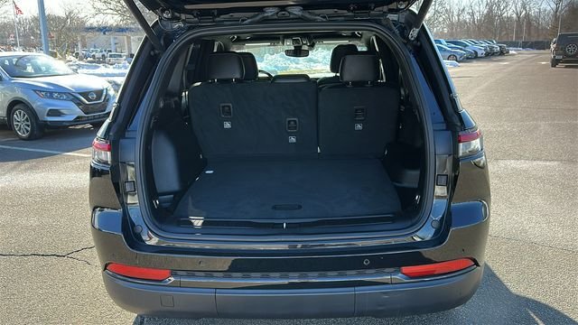 Used 2023 Black Jeep Altitude X image 26