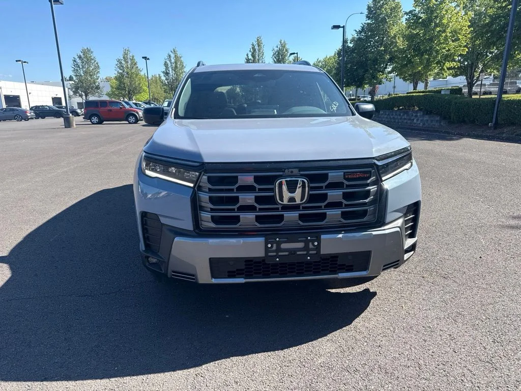 Used 2026 Sonic Gray Pearl Honda TrailSport image 2