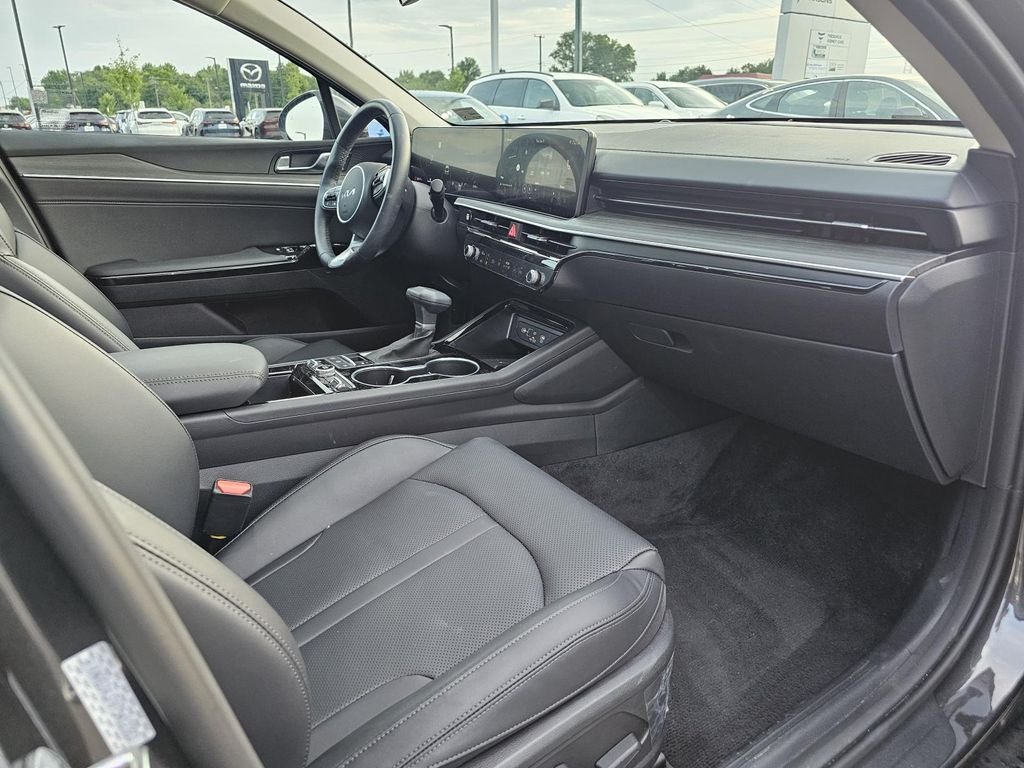 Used 2026 Gray Kia EX image 9