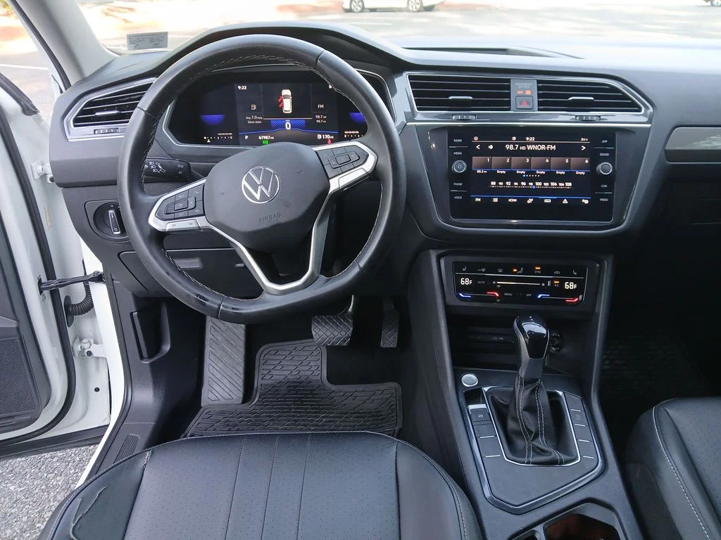 Used 2022 White Volkswagen 2.0T SE image 13