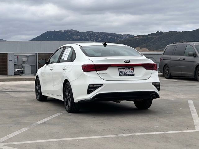 Used 2020 Clear White Kia LXS image 32
