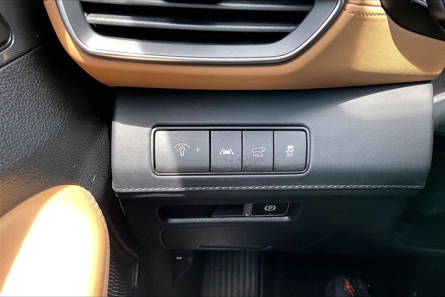 Used 2022 Quartz White Hyundai Calligraphy image 33