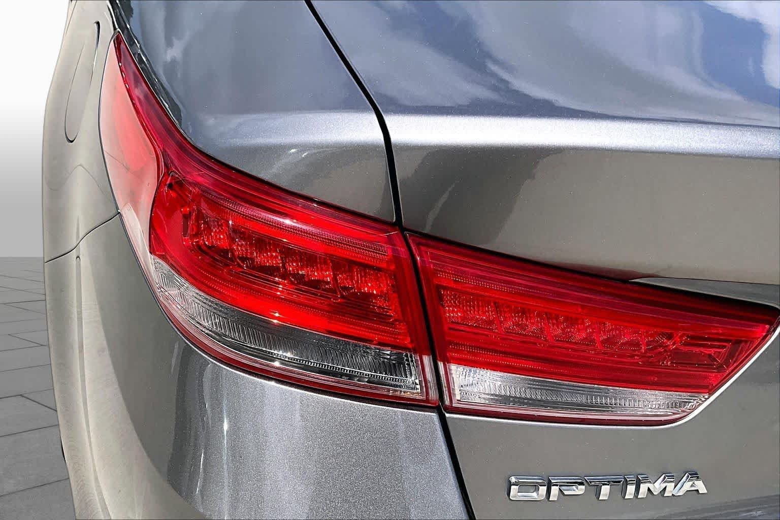 Used 2016 Titanium Gray Kia EX image 25