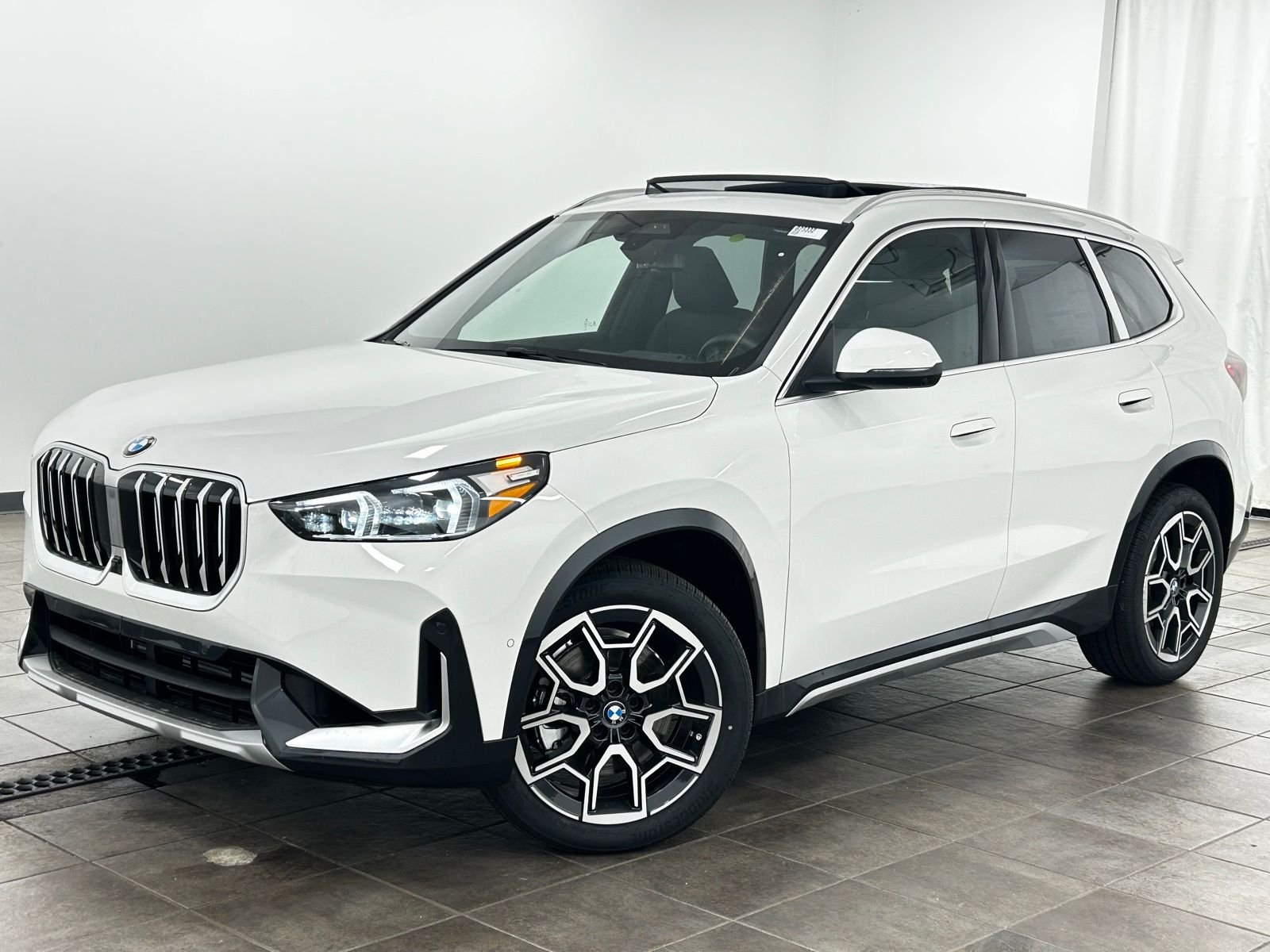 2026 BMW X1 xDrive28i's photo