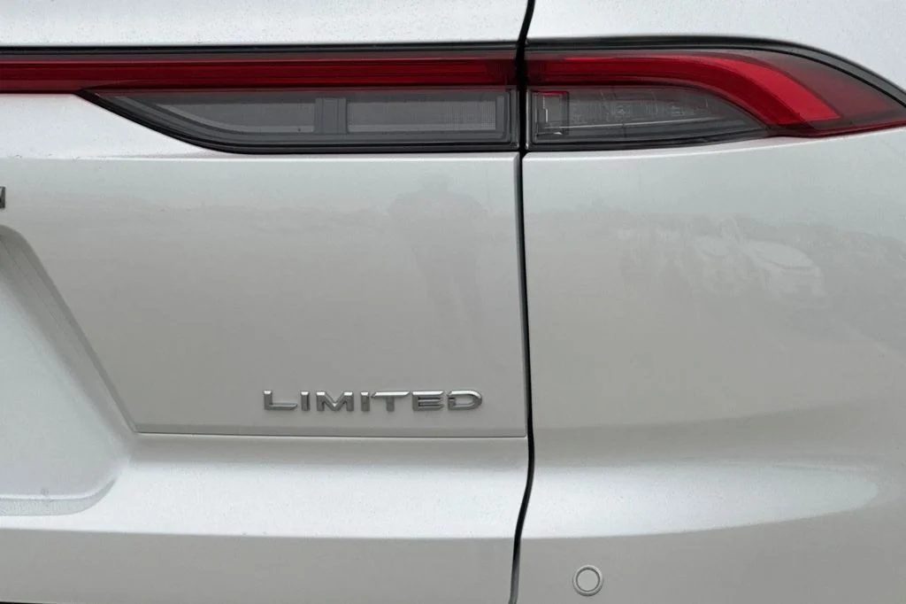 New 2026 Oxygen White <sup>1</sup> Toyota  Limited image 26