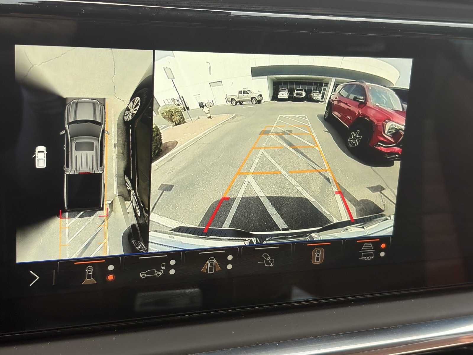Used 2025 White Frost Tricoat GMC Denali Ultimate image 18