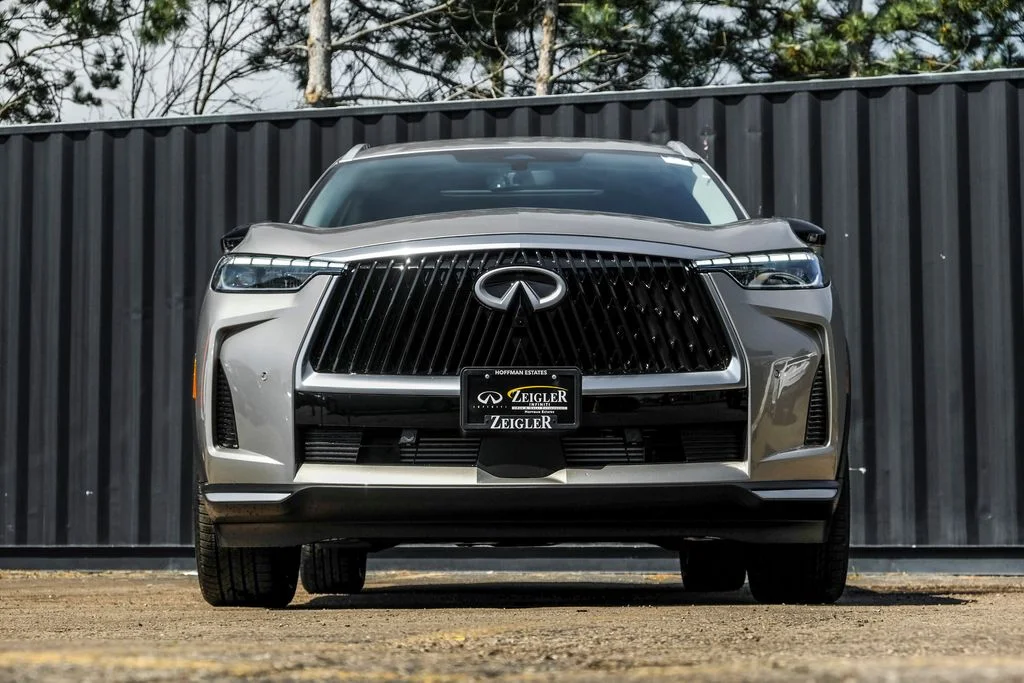 New 2027 WARM TITANIUM INFINITI Luxe AWD image 5